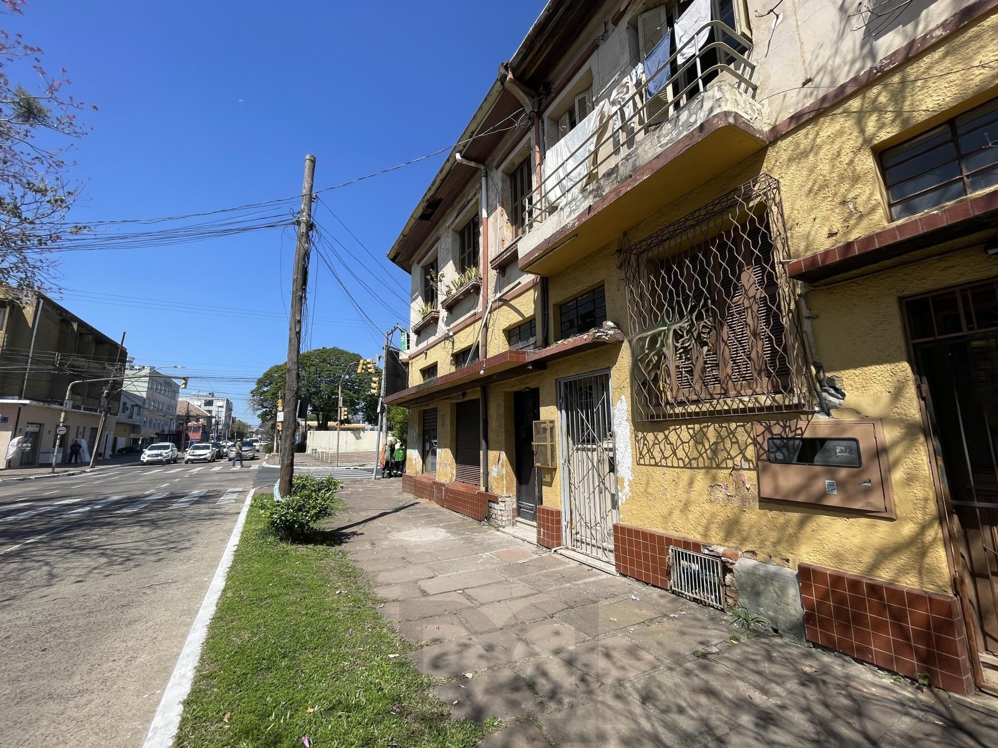 PRÉDIO DE ESQUINA A VENDA NO BAIRRO NAVEGANTES — foto 1