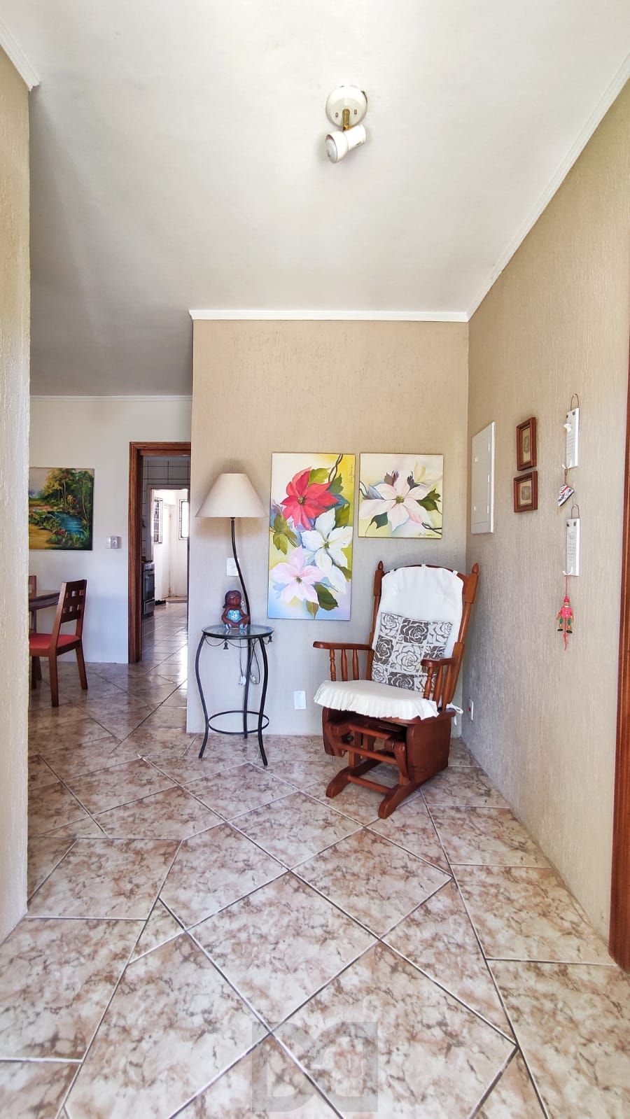 Casa com 4 Quartos e 2 banheiros e 2 Suites à Venda, 153 m² por R$ 990.000 — foto 4