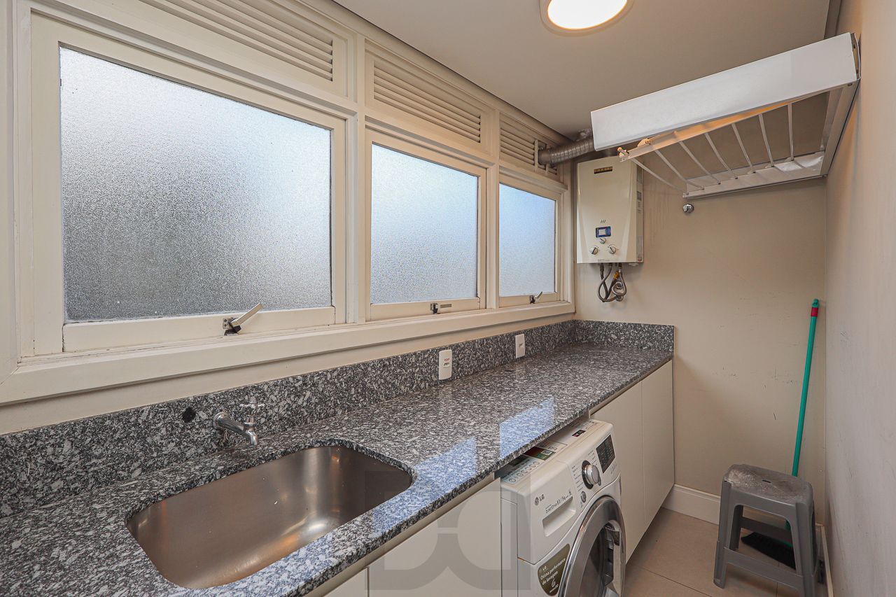 Apartamento 02 Quartos no Bairro Petrópolis em Porto Alegre — foto 12