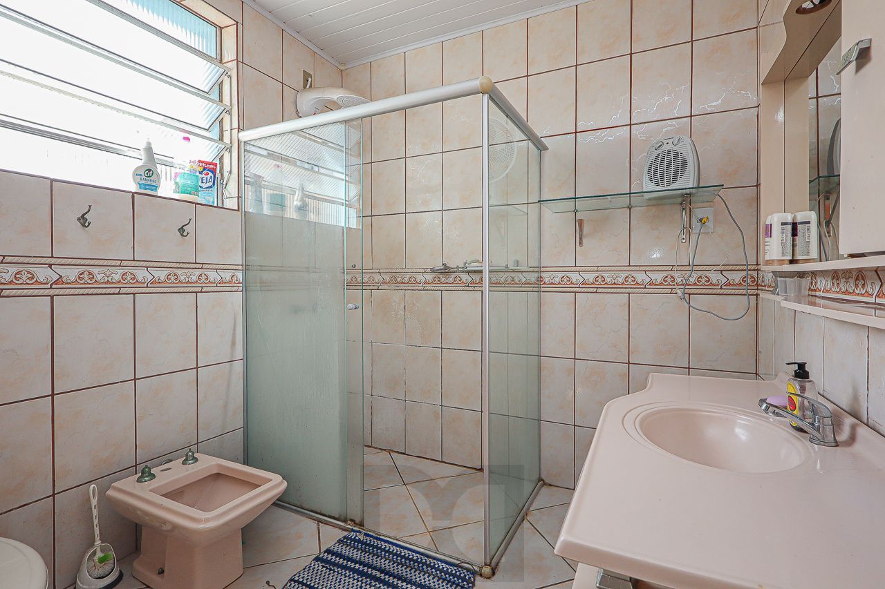 Vende sobrado com 3 dormitórios no bairro Floresta Porto Alegre/RS — foto 17