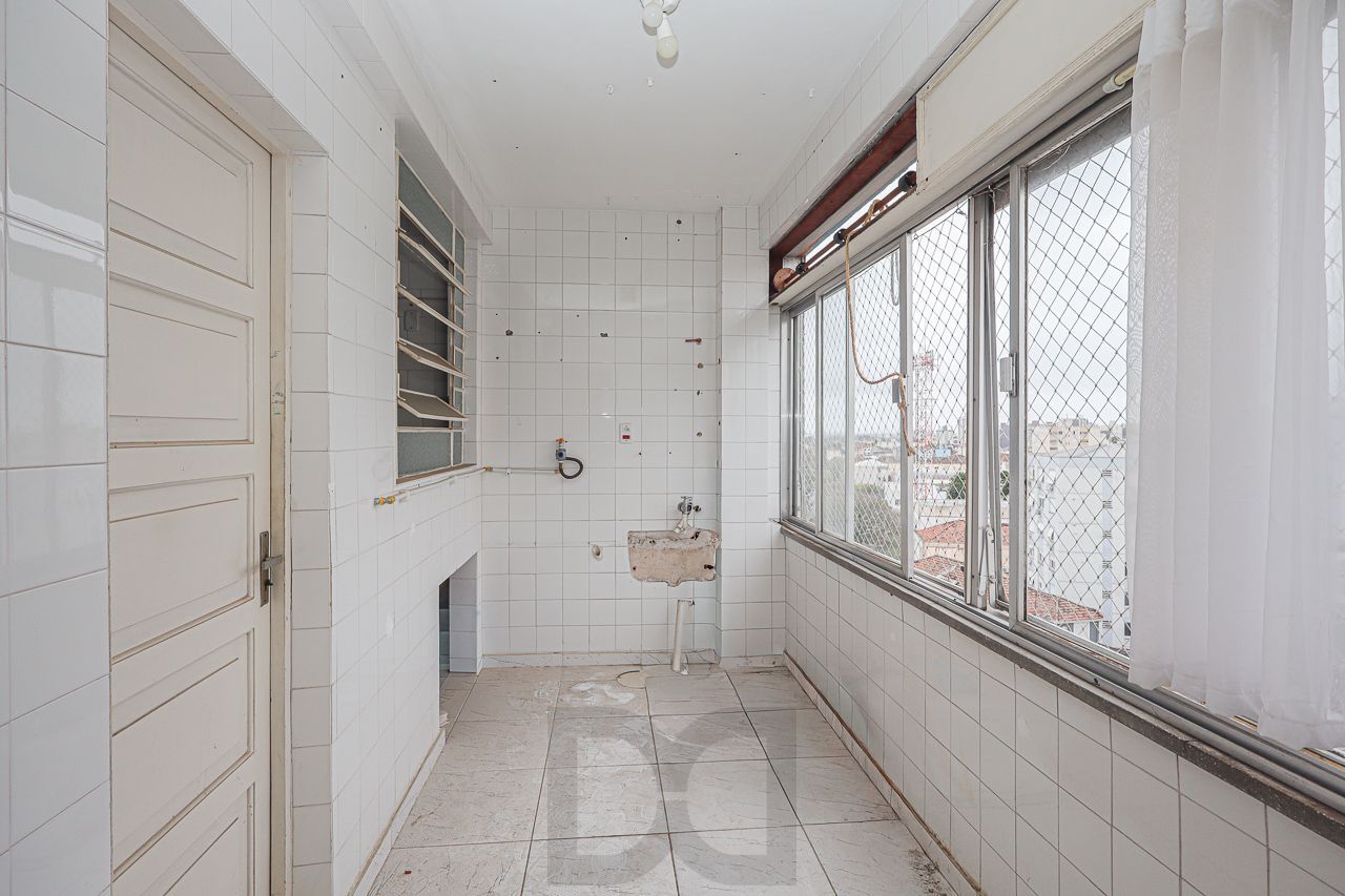 Apartamento 02 dormitórios no Bairro Floresta em Porto Alegre — foto 23