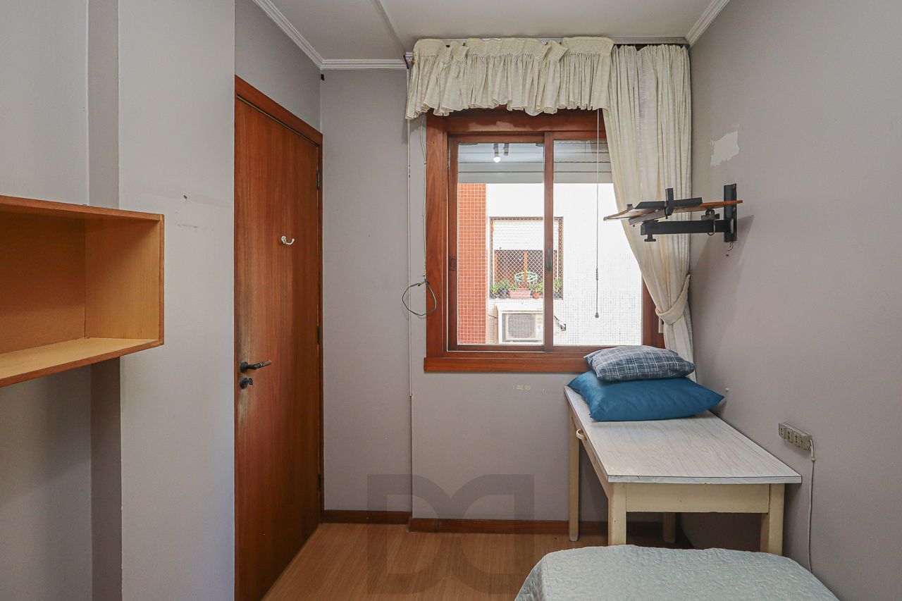 02 quartos no Bairro Higienópolis com Churrasqueira, Garagem e elevador — foto 33