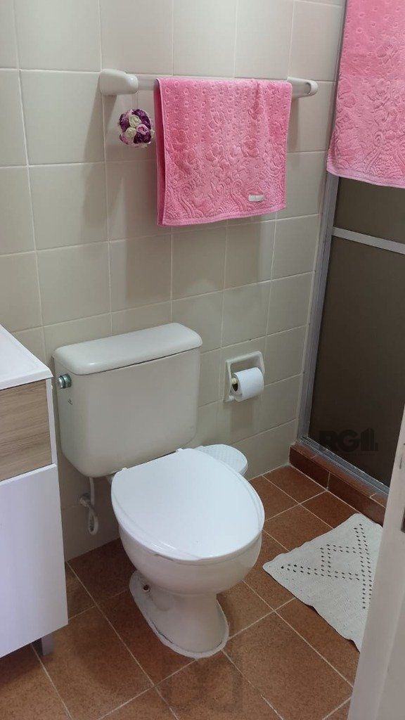 Com 2 quartos espaçosos, 1 banheiro, e 1 vaga de garagem — foto 6