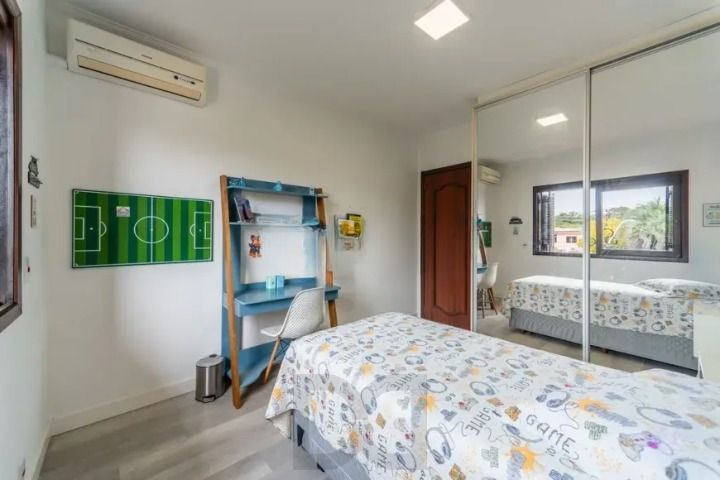 Casa 4 quartos com 233 m2 — foto 7