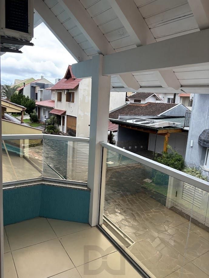 Casa em Condomínio com 3 Dormitórios, Suíte, Sótão e 2 Vagas — foto 3