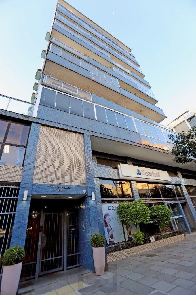 Apartamento 02 dormitórios no Bairro Floresta em Porto Alegre — foto 36