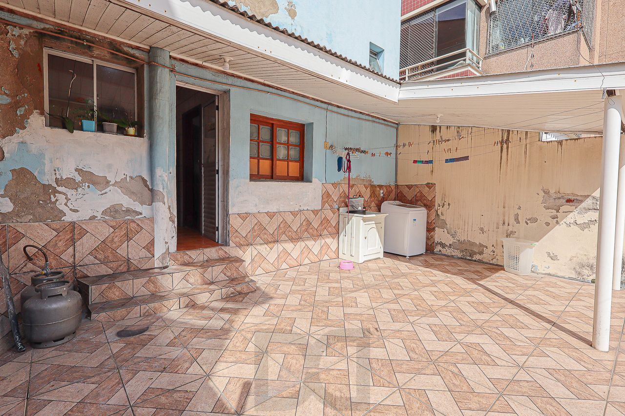 Vende sobrado com 3 dormitórios no bairro Floresta Porto Alegre/RS — foto 29