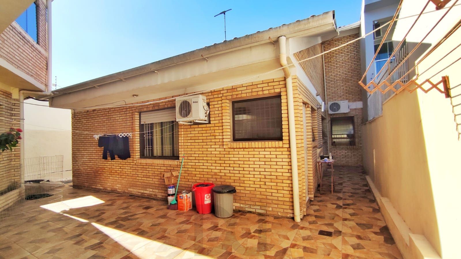 Casa com 4 Quartos e 2 banheiros e 2 Suites à Venda, 153 m² por R$ 990.000 — foto 23