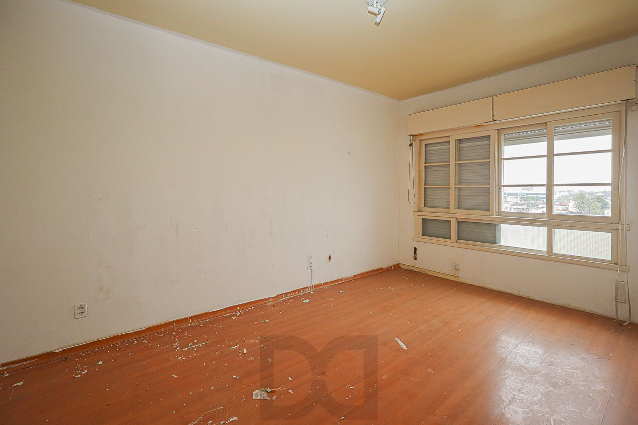 Apartamento 02 dormitórios no Bairro Floresta em Porto Alegre — foto 9