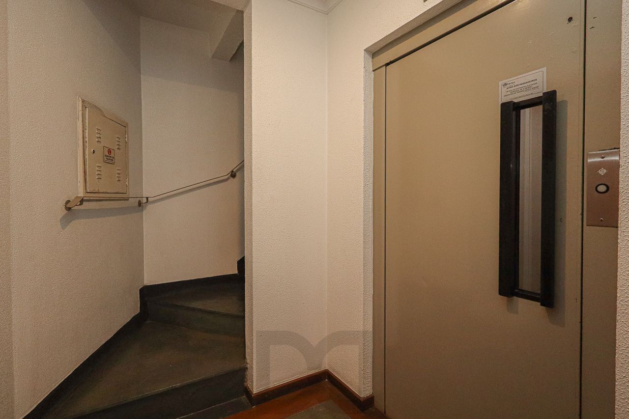 Apartamento 02 Quartos no Bairro Petrópolis em Porto Alegre — foto 23