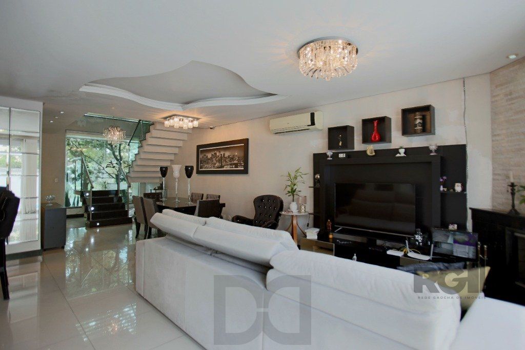 Casa 3 dormitórios, 300m², 3 banheiros, 4 garagens, Bairro Ecoville — foto 6