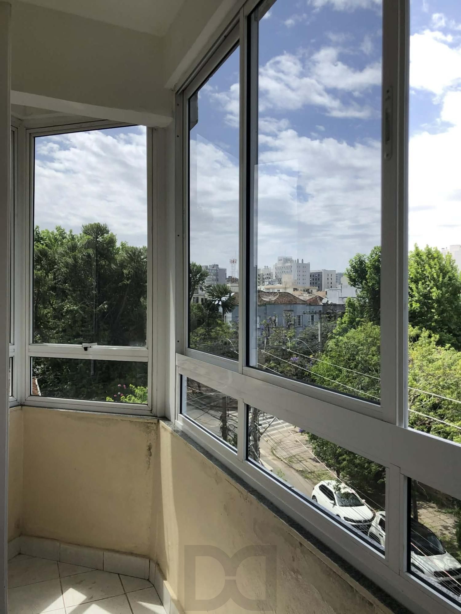Predio residencial sendo uma cobertura e mais 03 apartamentos — foto 12