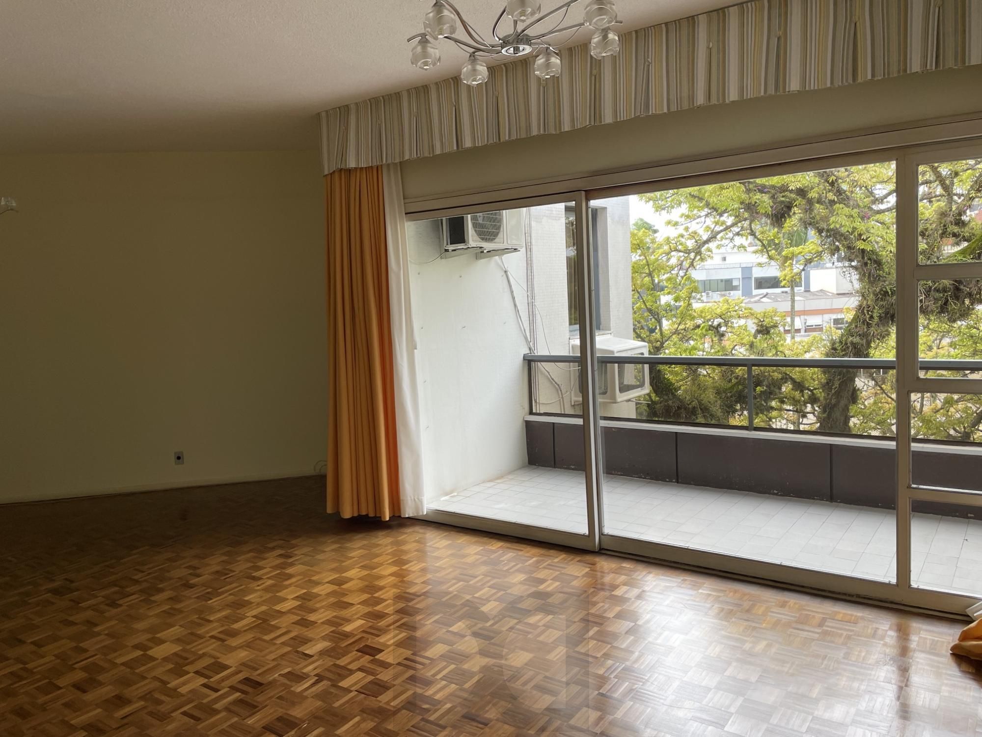 Apartamento no bairro Menino Deus com 3 dormitórios com vaga e elevador — foto 10