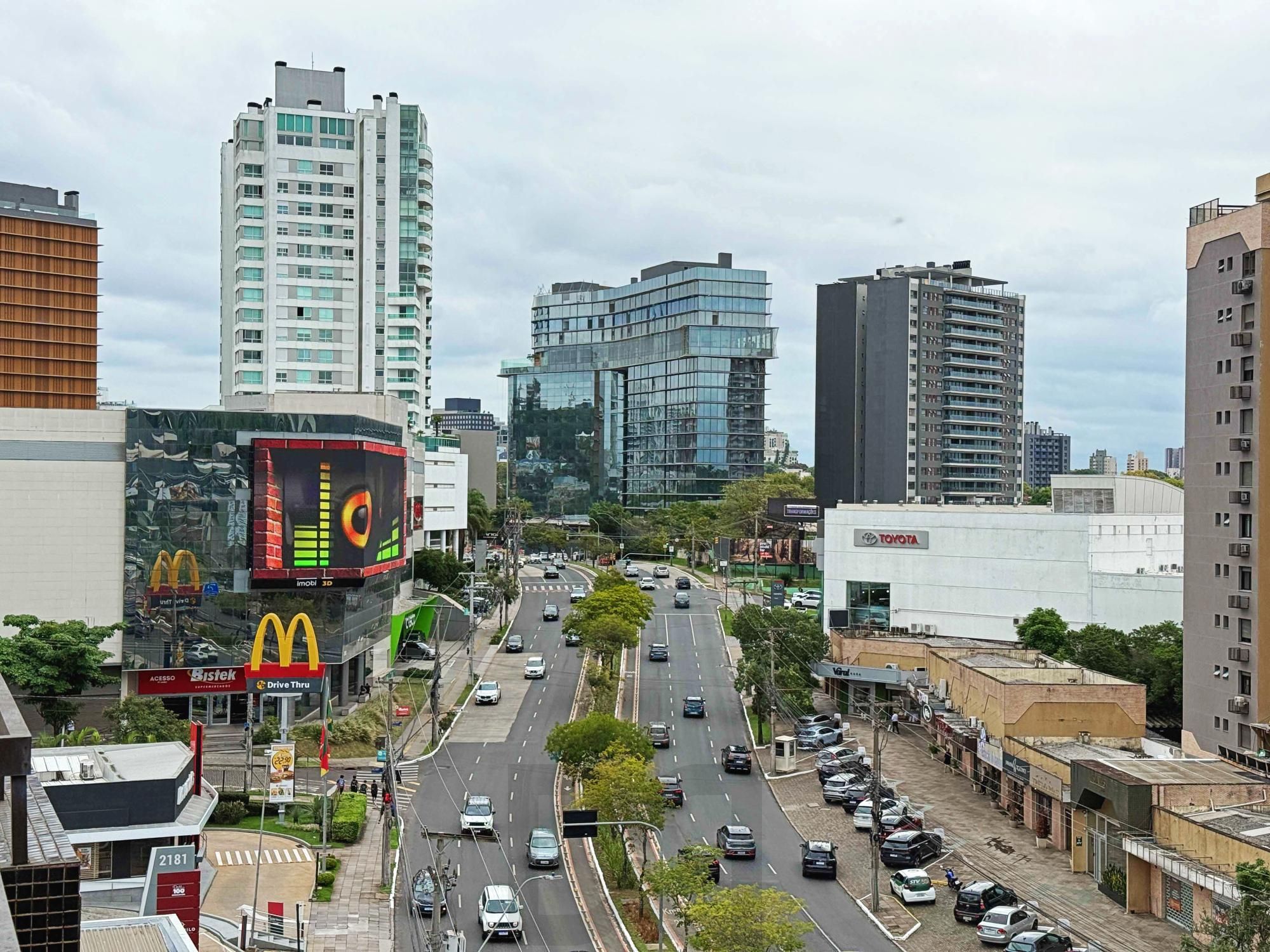 Cobertura na Av. Nilo Peçanha próximo ao Shopping Iguatemi com 3 dormitórios — foto 22