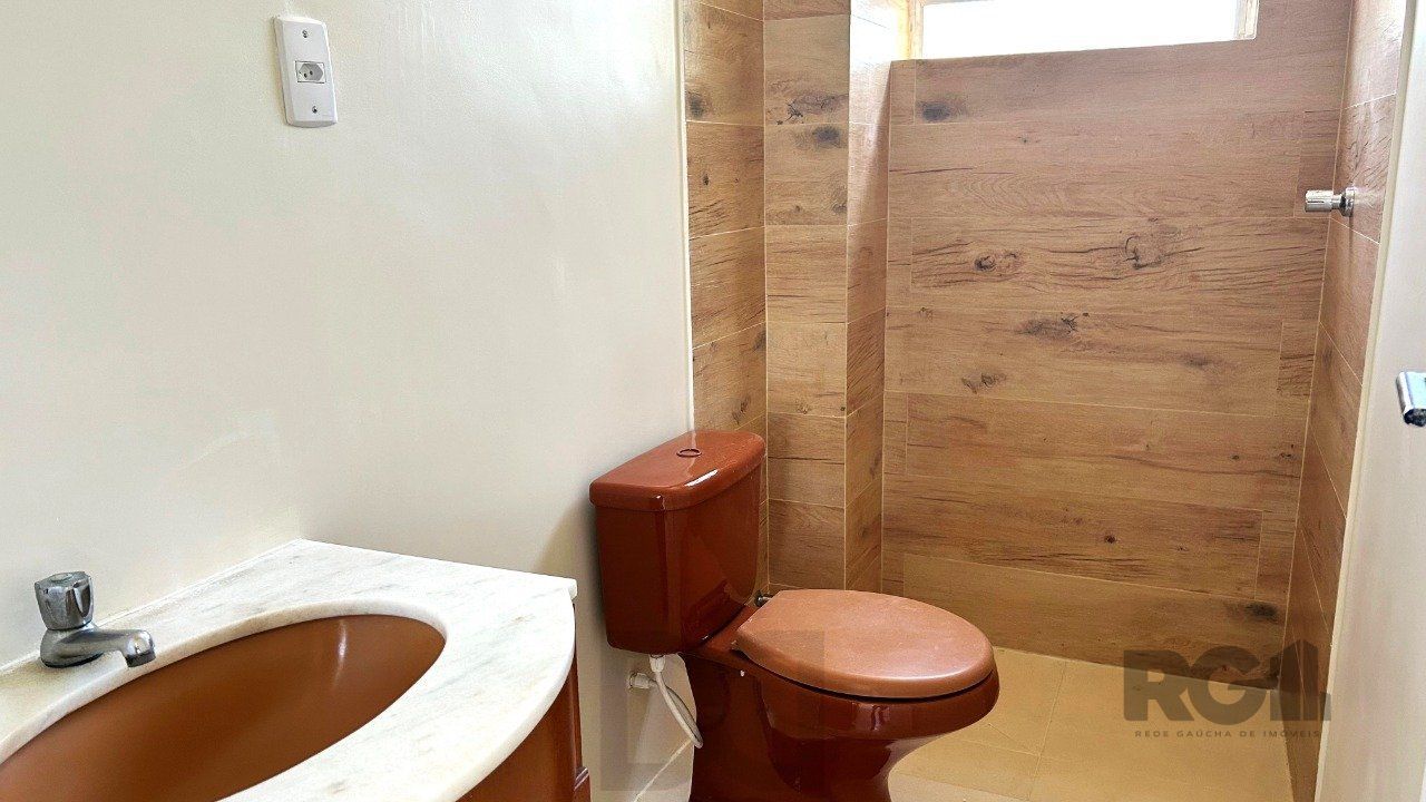 Apartamento 03 dormitórios no bairro Menino Deus, excelente localização. — foto 12