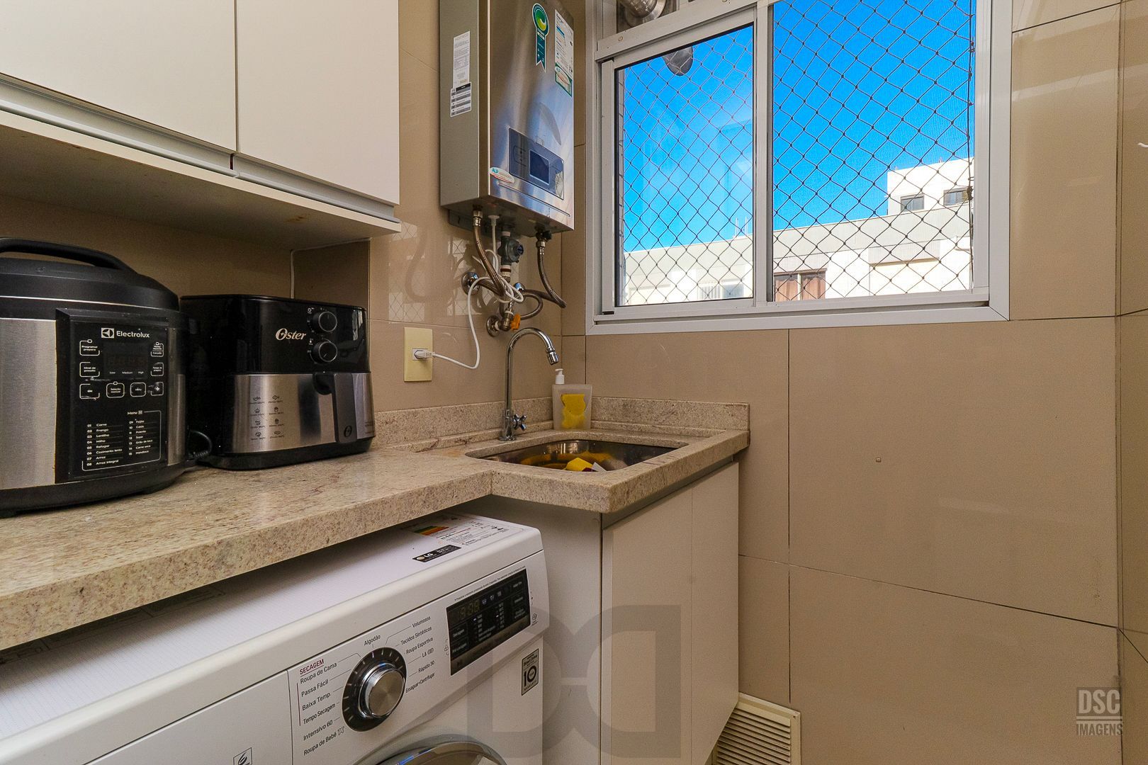 Apartamento aconchegante na Dr. Campos Velho | 2 dormitórios com vaga de garagem — foto 3
