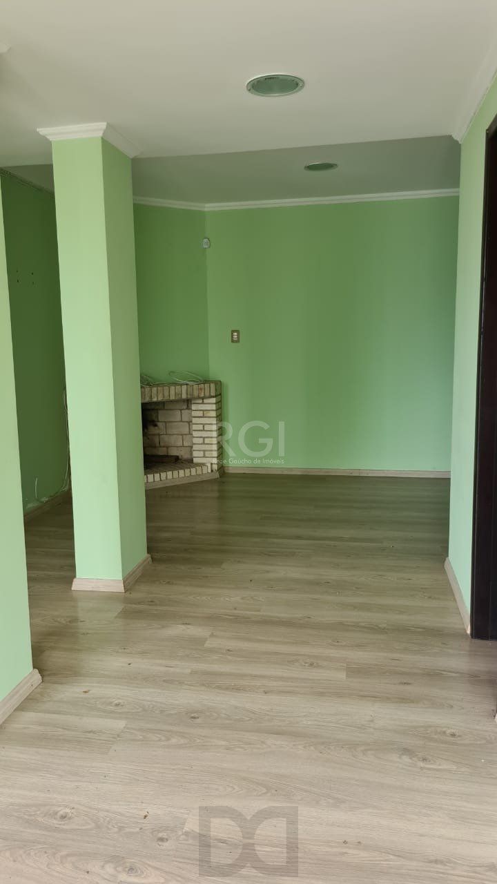 Sobrado para Venda - 200m², 3 dormitórios, sendo 1 suites, 3 vagas - Belém Novo — foto 6