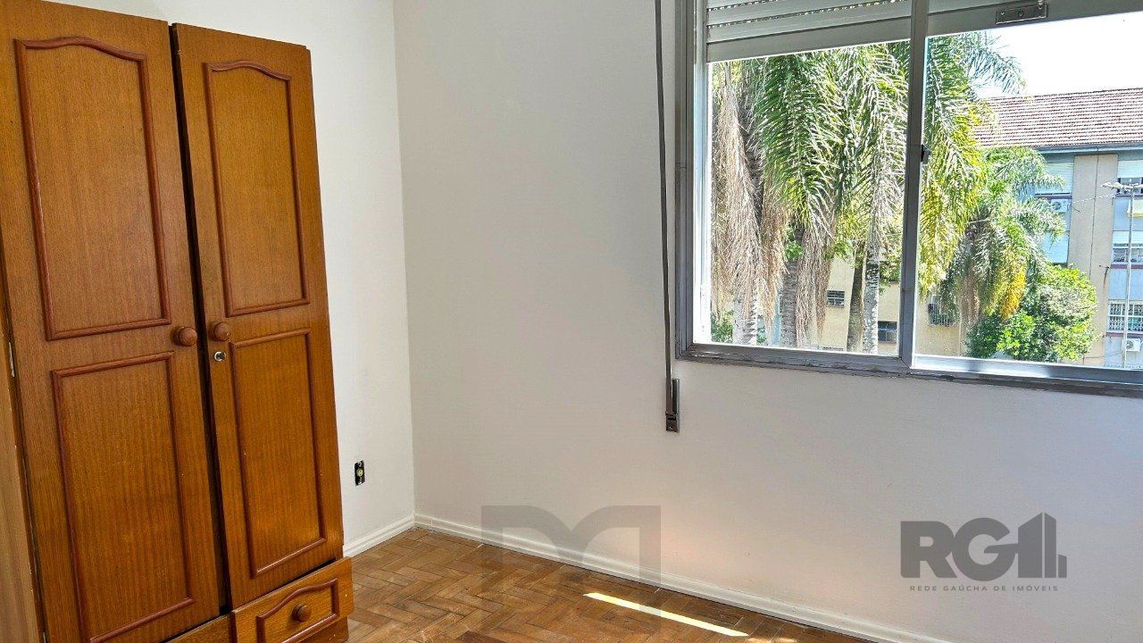 Apartamento 03 dormitórios no bairro Menino Deus, excelente localização. — foto 7