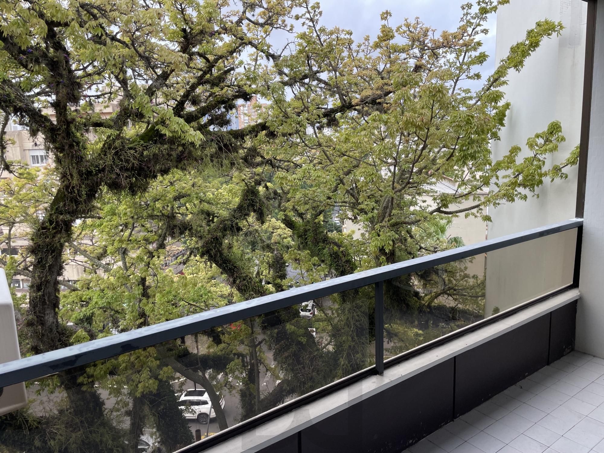 Apartamento no bairro Menino Deus com 3 dormitórios com vaga e elevador — foto 13