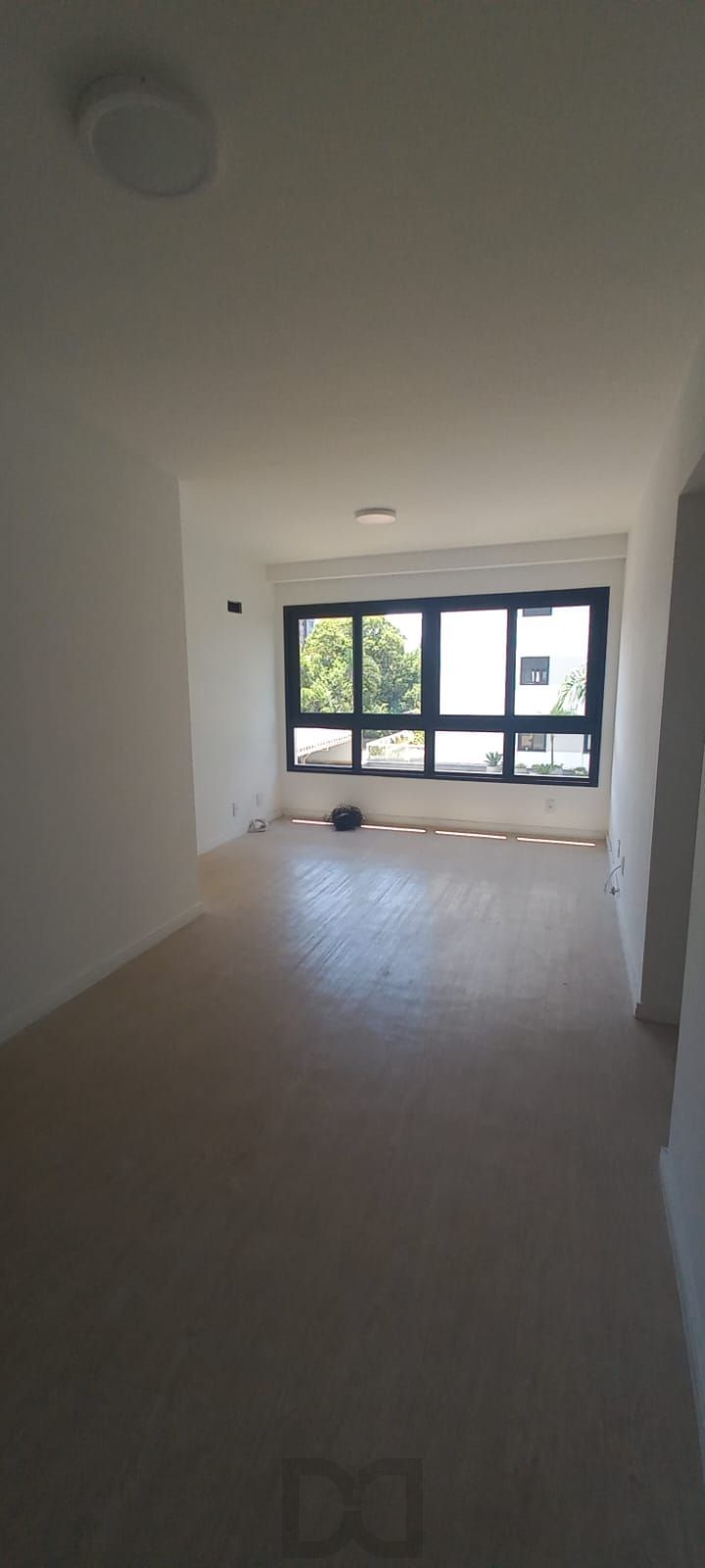 APARTAMENTO 02 DORMITÓRIOS , SUÍTE E VAGA COBERTA — foto 1