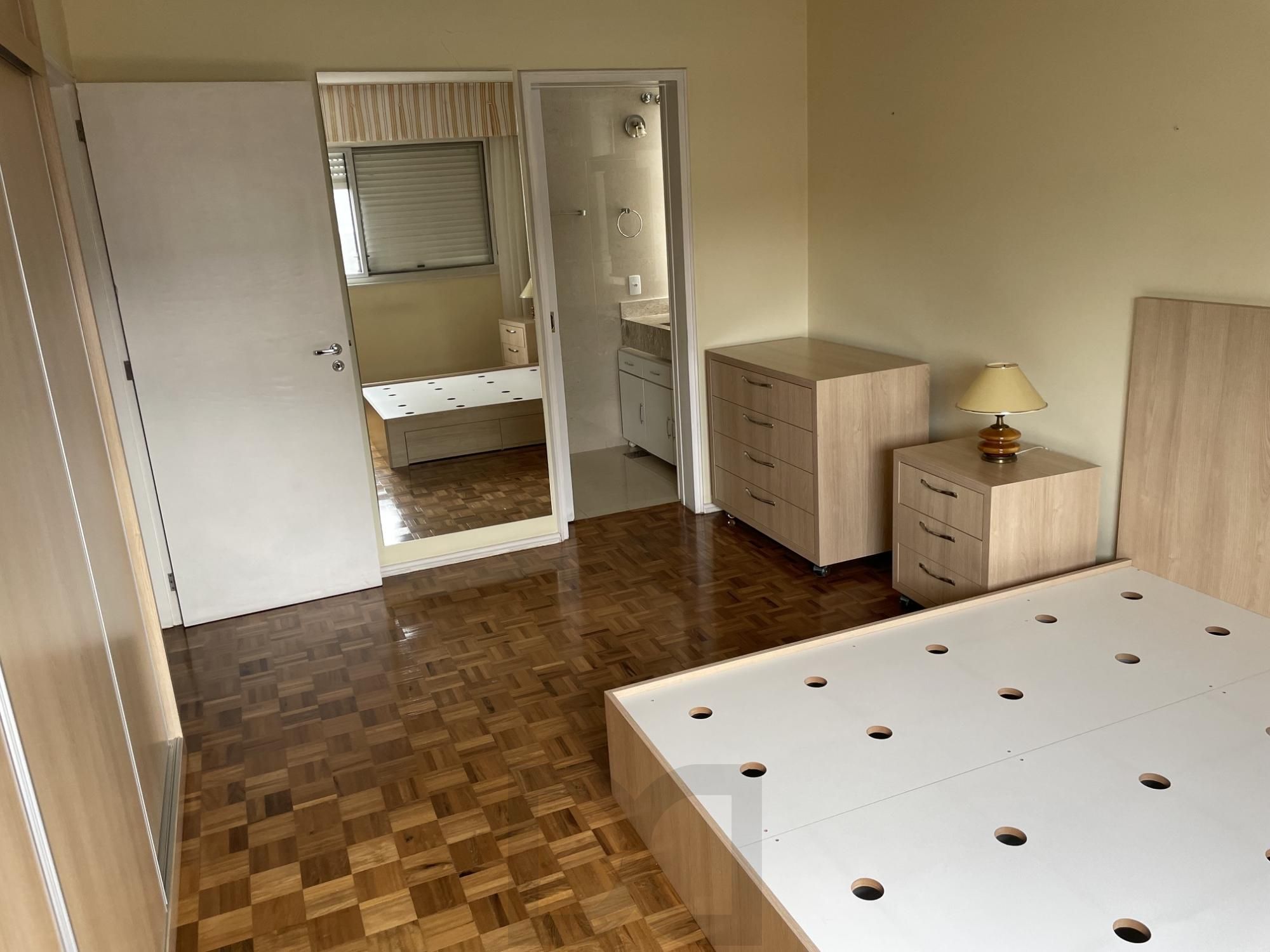 Apartamento no bairro Menino Deus com 3 dormitórios com vaga e elevador — foto 26