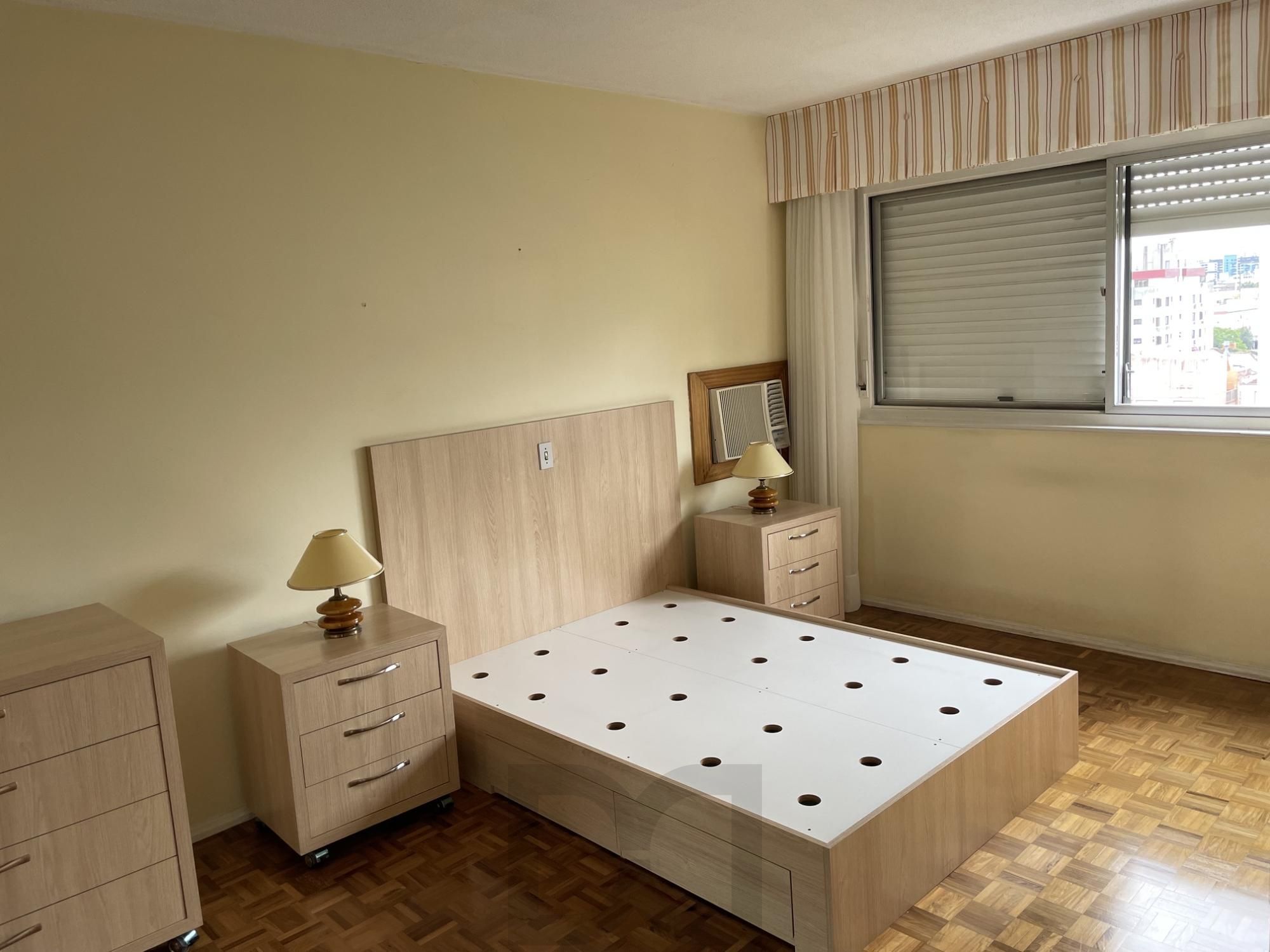 Apartamento no bairro Menino Deus com 3 dormitórios com vaga e elevador — foto 25