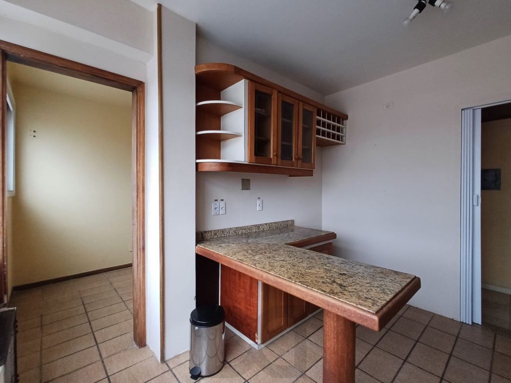 Apartamento a venda no bairro Menino Deus com 2 dormitórios — foto 8