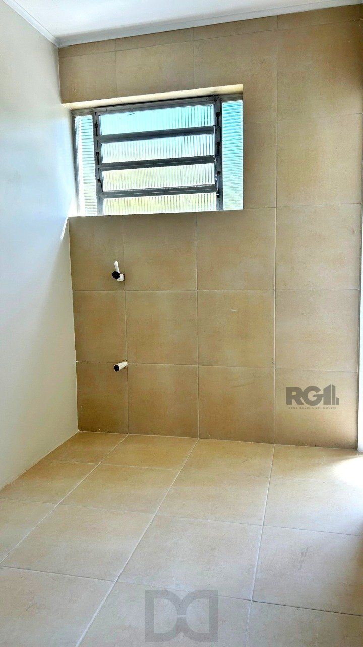 Apartamento 03 dormitórios no bairro Menino Deus, excelente localização. — foto 16