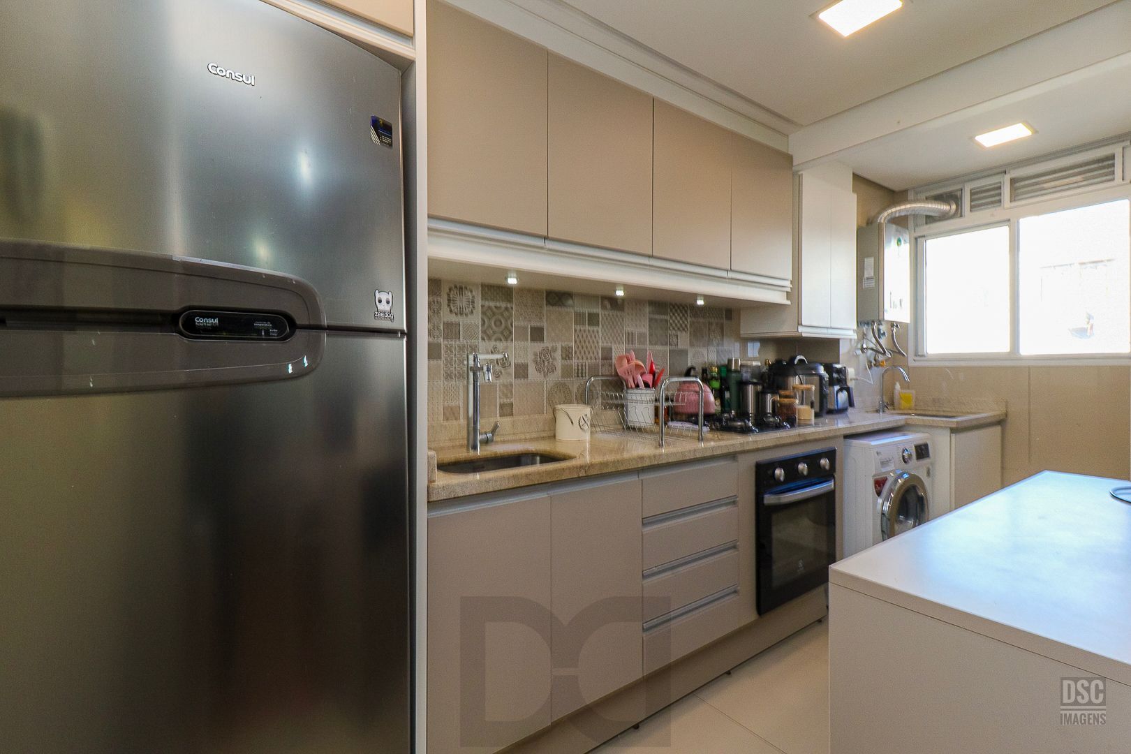 Apartamento aconchegante na Dr. Campos Velho | 2 dormitórios com vaga de garagem — foto 1