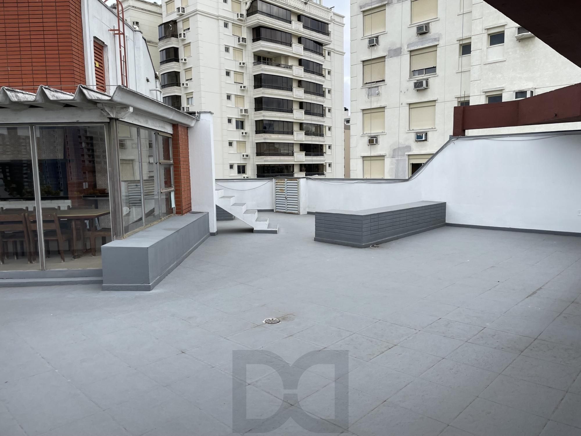 Apartamento no bairro Menino Deus com 3 dormitórios com vaga e elevador — foto 41