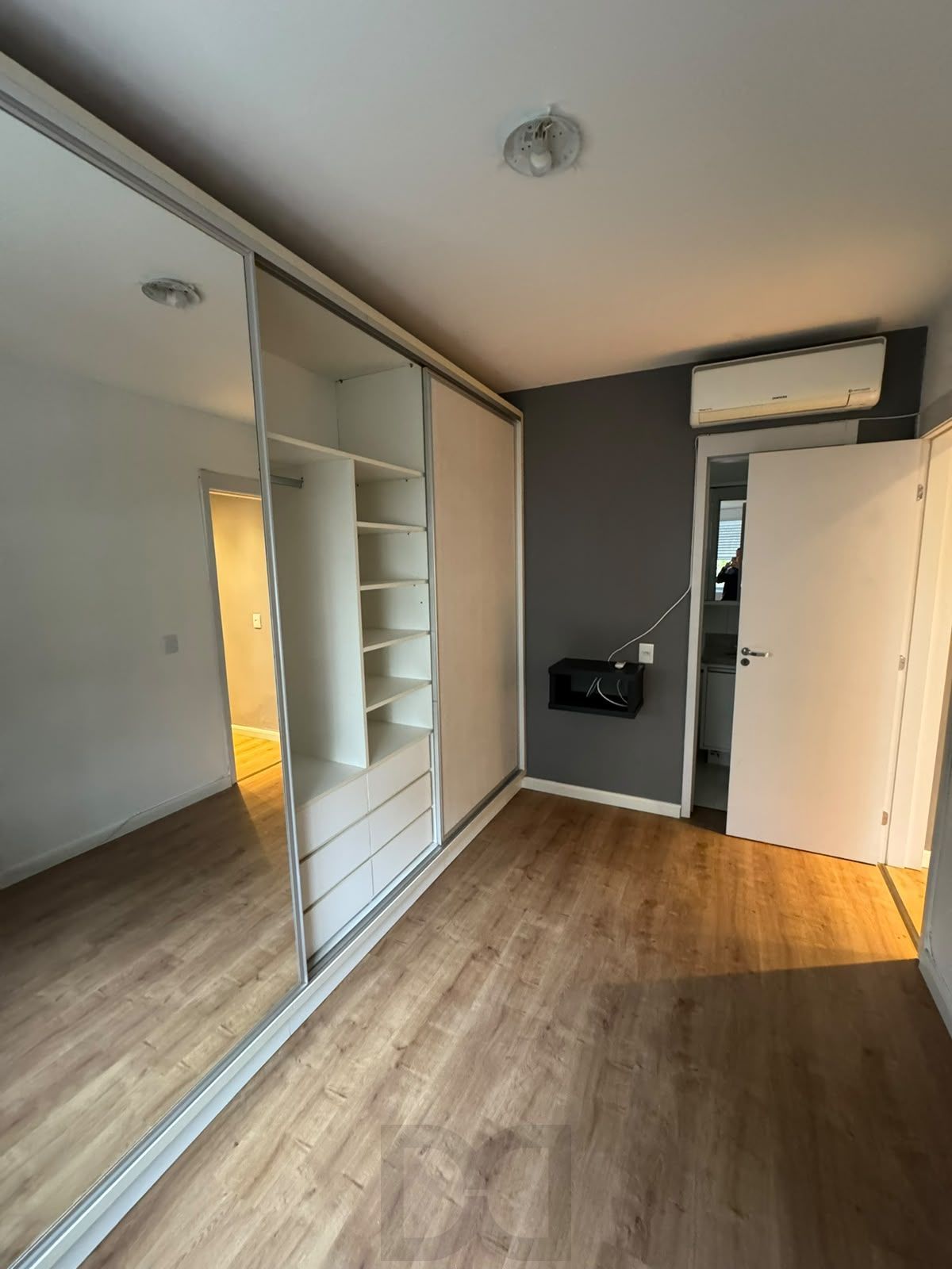 Apartamento com 2 dormitórios, sendo uma suíte no bairro Vila Nova — foto 25