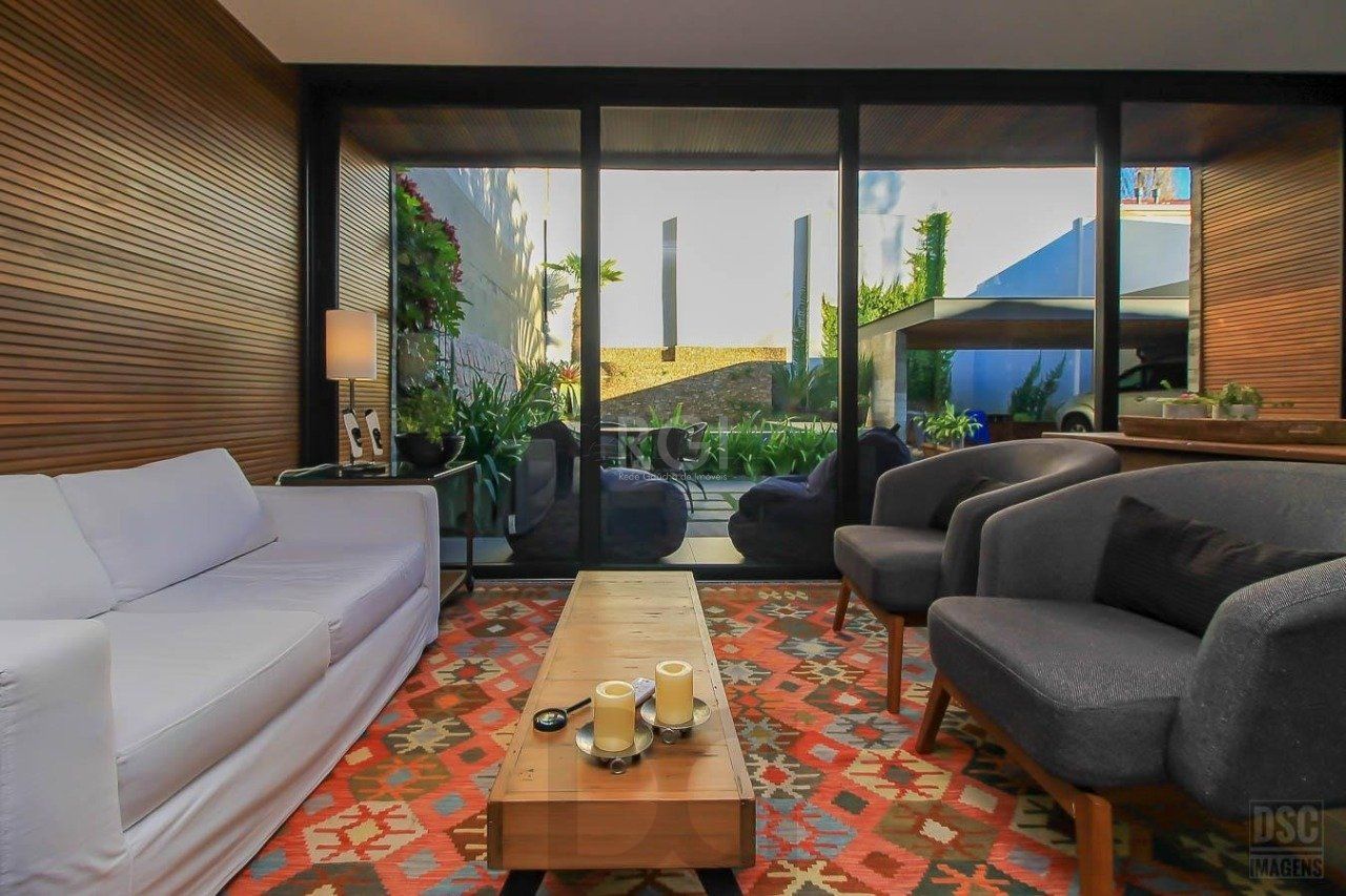 Casa para Venda - 238m², 3 dormitórios, sendo 3 suites, 6 vagas - Três Figueiras — foto 10