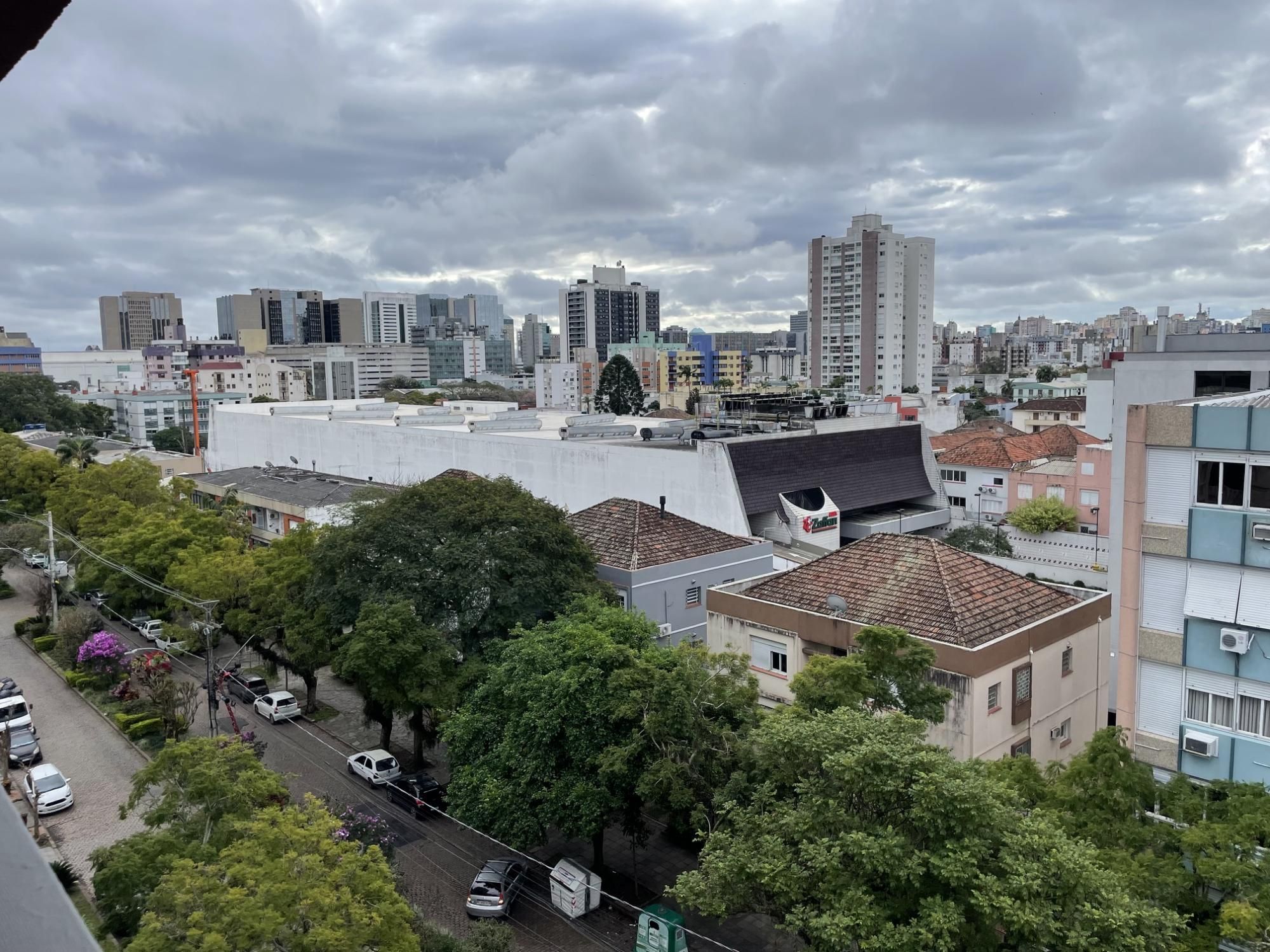 Apartamento no bairro Menino Deus com 3 dormitórios com vaga e elevador — foto 42