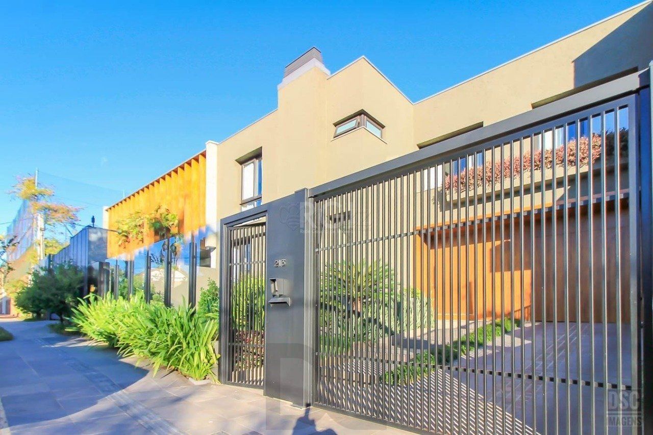Casa para Venda - 238m², 3 dormitórios, sendo 3 suites, 6 vagas - Três Figueiras — foto 3