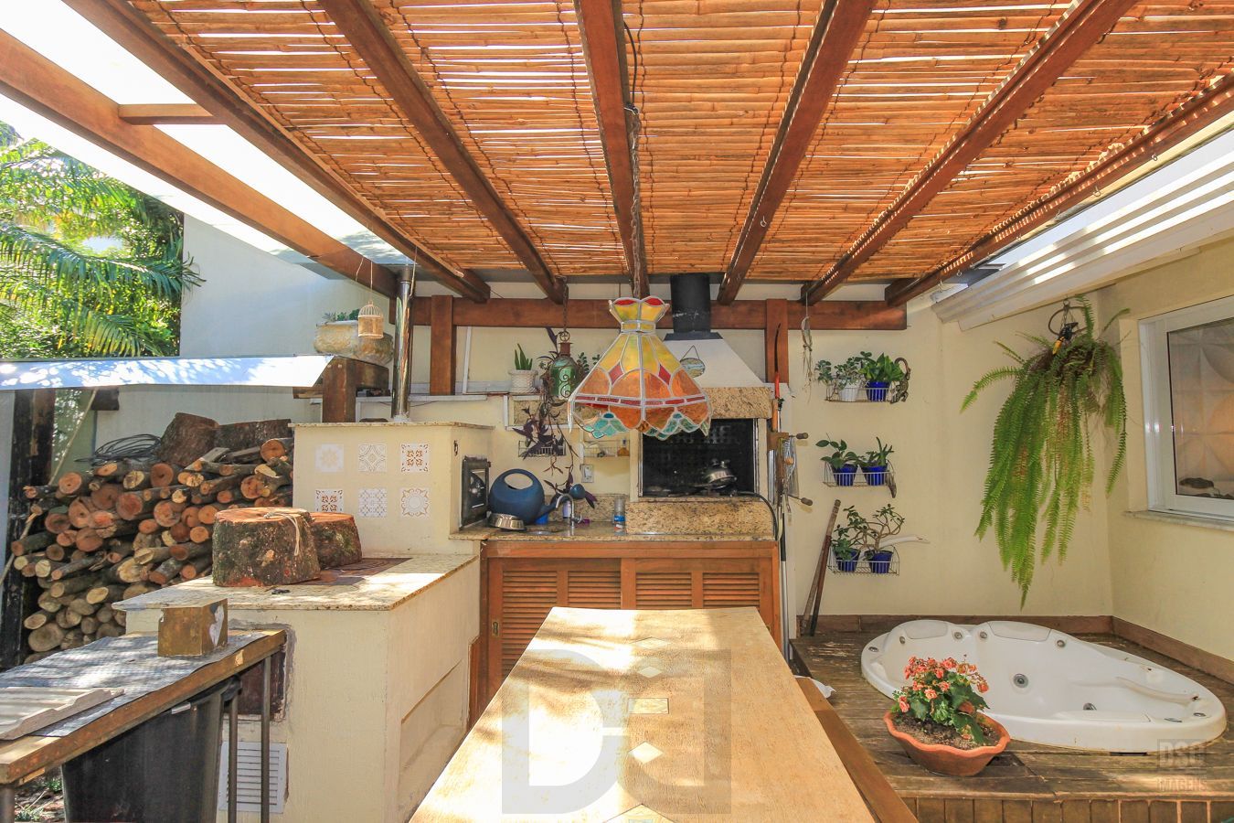 Casa em Condomínio - Imóvel Raro - Excelente Pátio Privativo — foto 7