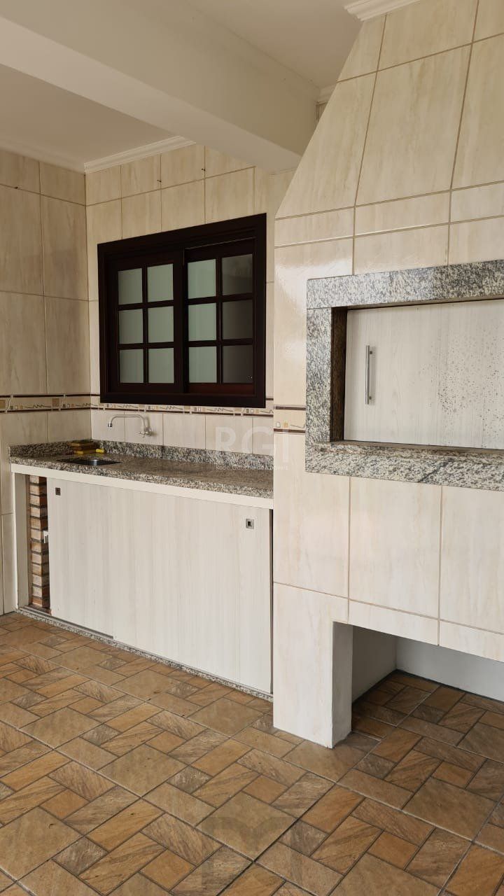 Sobrado para Venda - 200m², 3 dormitórios, sendo 1 suites, 3 vagas - Belém Novo — foto 11