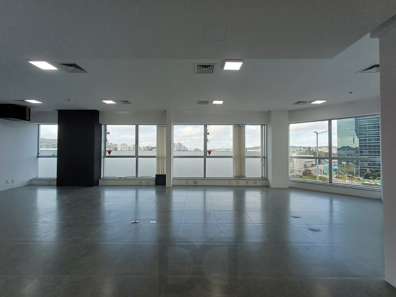 Sala comercial no Cristal Tower. Bairro Cristal. Barra Shopping Sul. — foto 5
