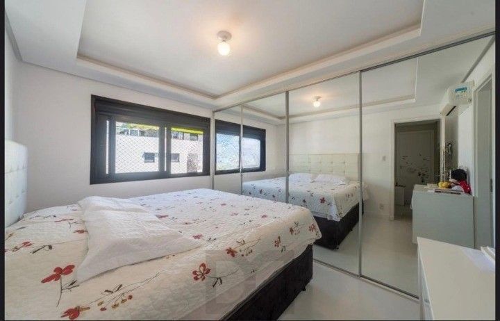 Apartamento de alto padrão com 3 dormitórios e 2 vagas no bairro Tristeza — foto 5