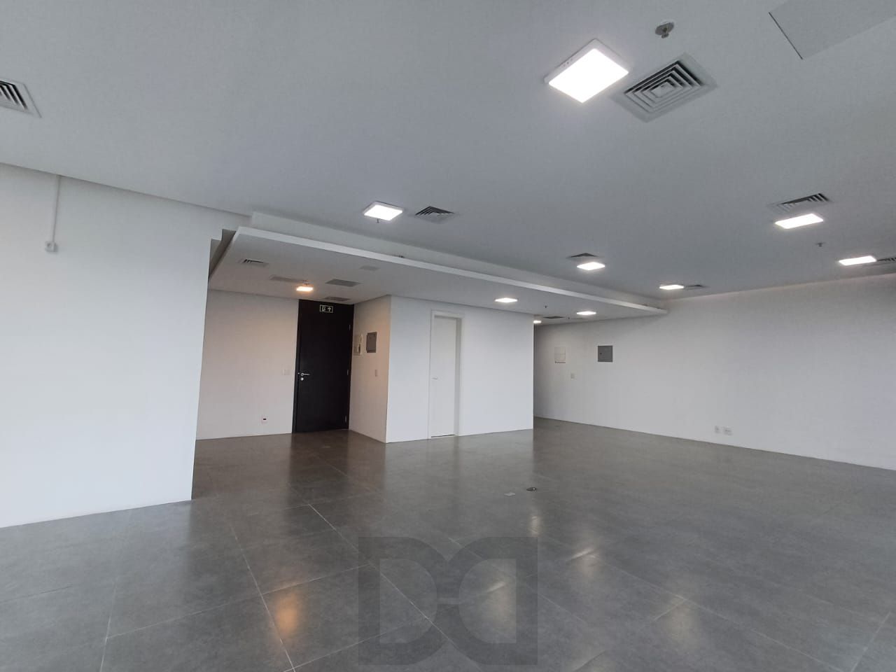 Sala comercial no Cristal Tower. Bairro Cristal. Barra Shopping Sul. — foto 4