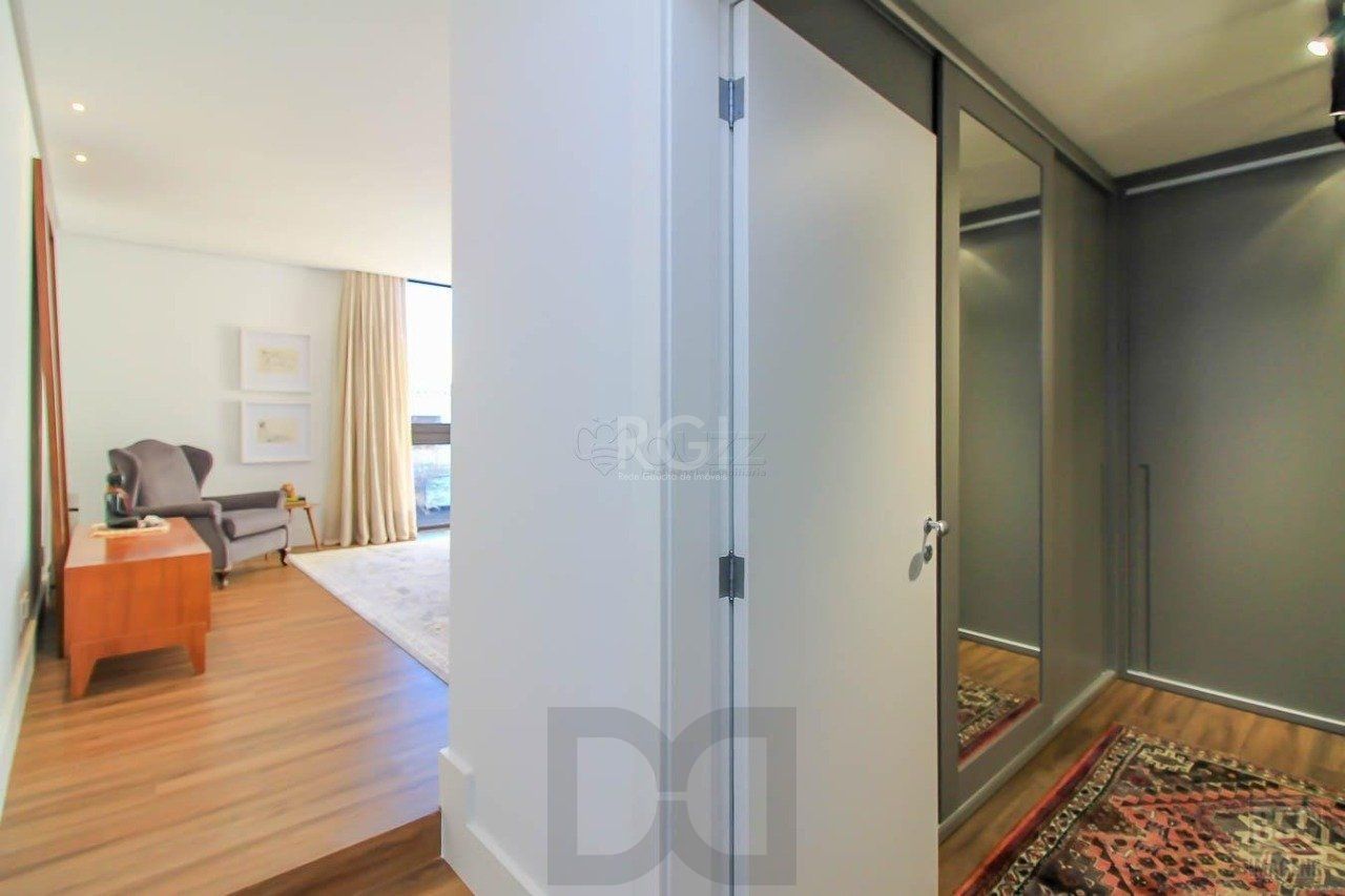 Casa para Venda - 238m², 3 dormitórios, sendo 3 suites, 6 vagas - Três Figueiras — foto 30