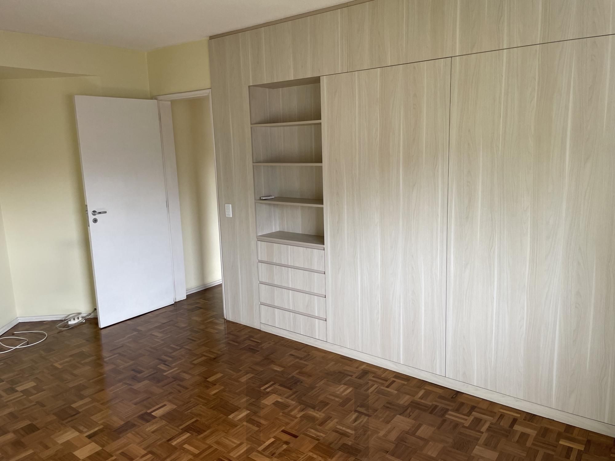 Apartamento no bairro Menino Deus com 3 dormitórios com vaga e elevador — foto 34