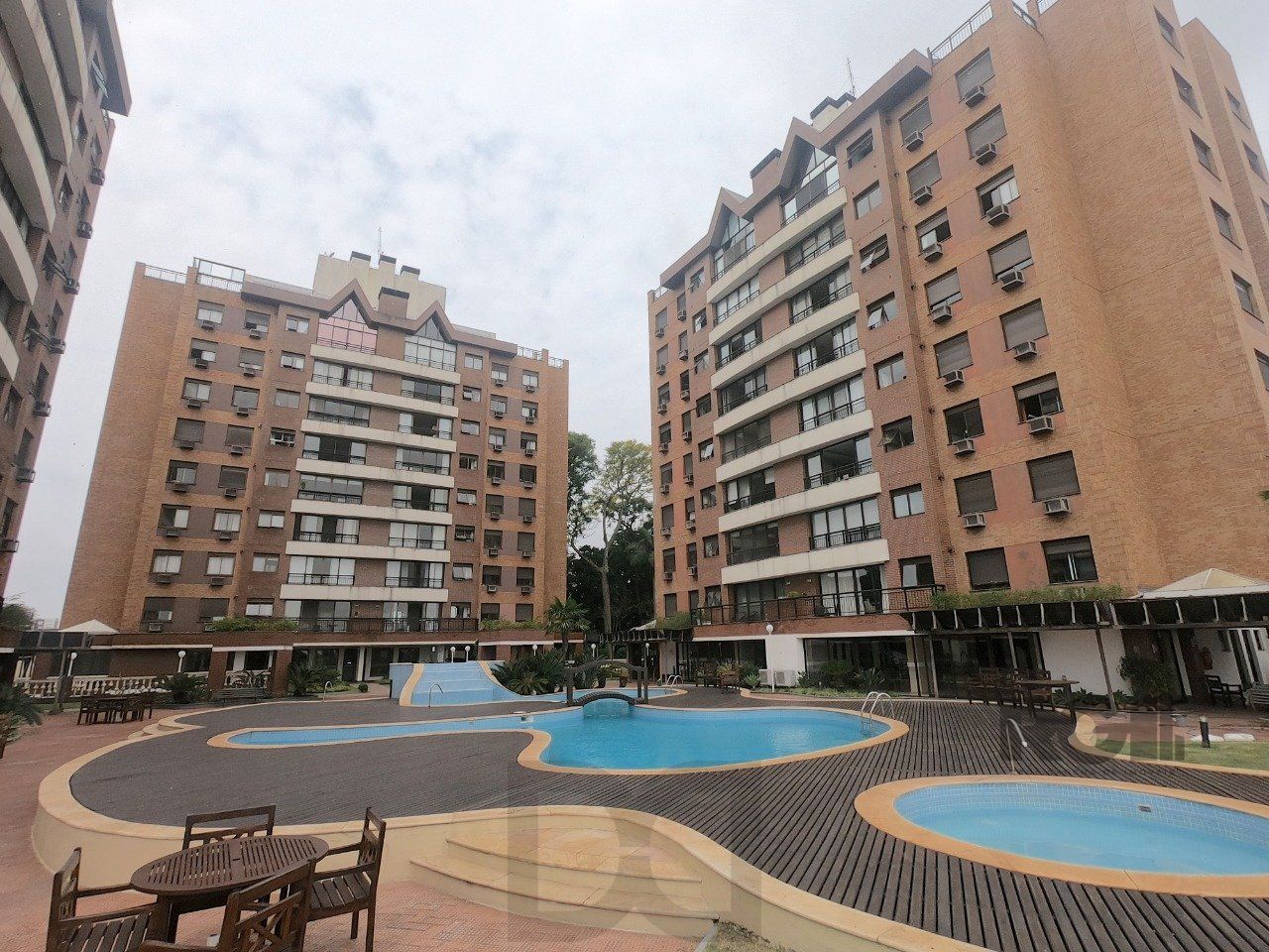 Apartamento 03 dormitórios com suite na Tristeza — foto 1
