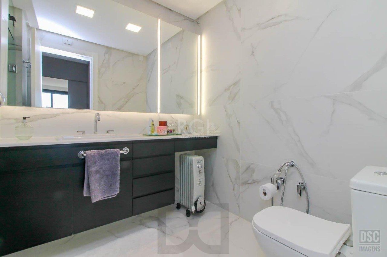 Casa para Venda - 238m², 3 dormitórios, sendo 3 suites, 6 vagas - Três Figueiras — foto 31