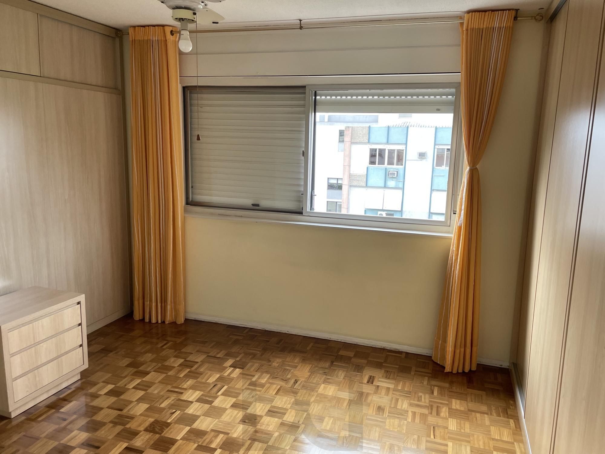Apartamento no bairro Menino Deus com 3 dormitórios com vaga e elevador — foto 30