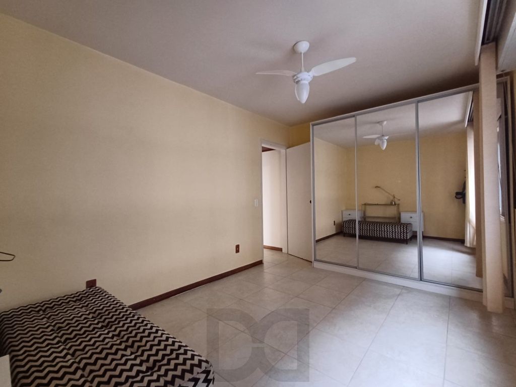 Apartamento a venda no bairro Menino Deus com 2 dormitórios — foto 17
