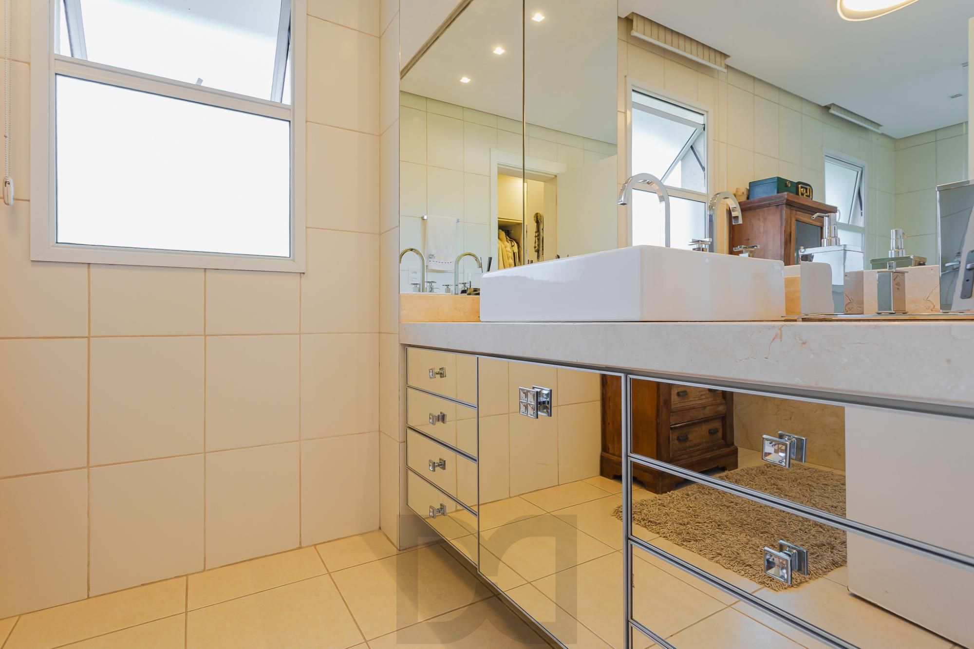 CONDOMINIO ATMOSFERA - CASA MOBILIADA DE 4 SUÍTES COM 4 VAGAS — foto 48