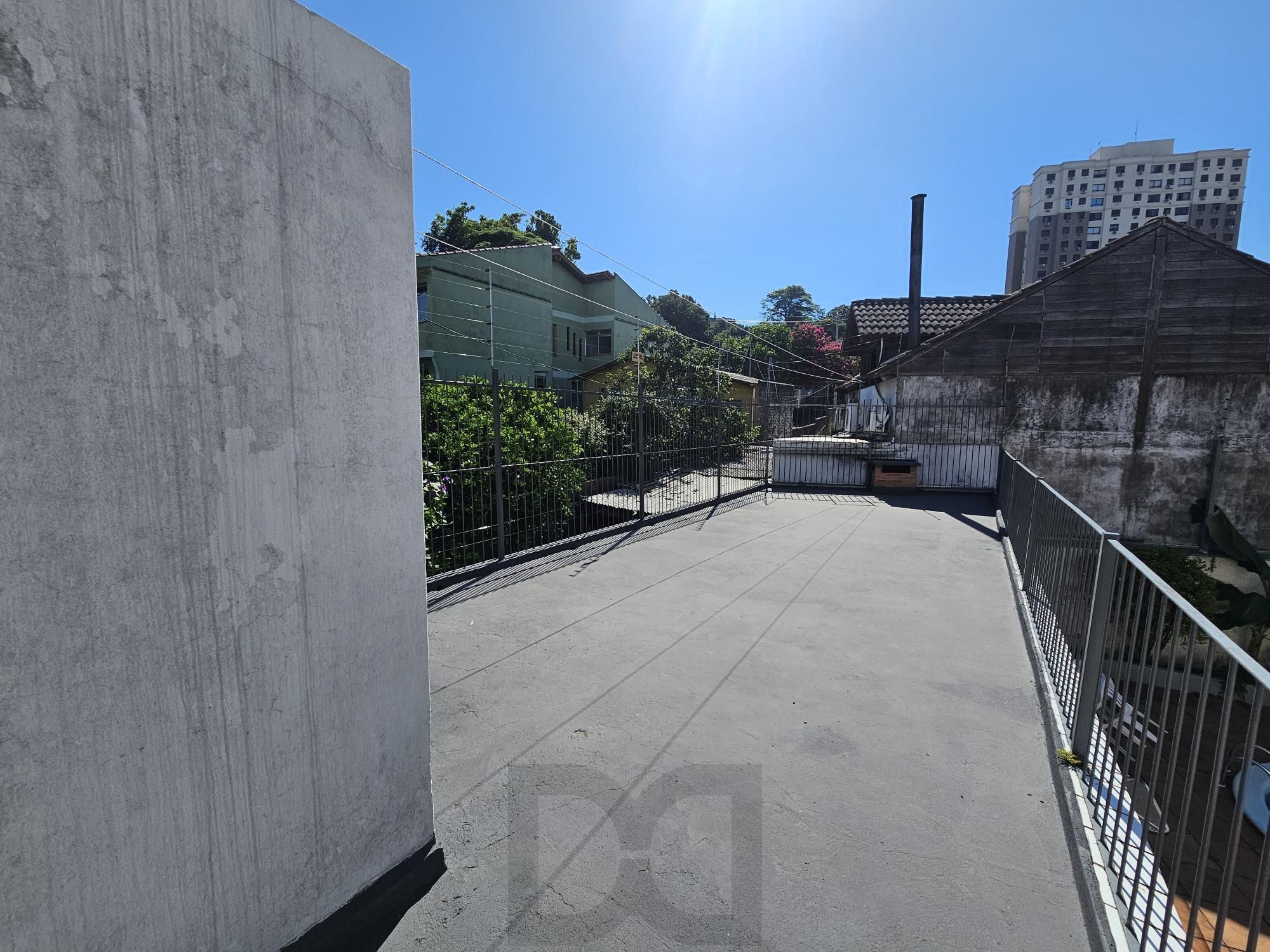 SOBRADO COM 3 SUÍTES + DORMITÓRIOS NO TÉRRREO | PISCINA | E MUITO MAIS — foto 36