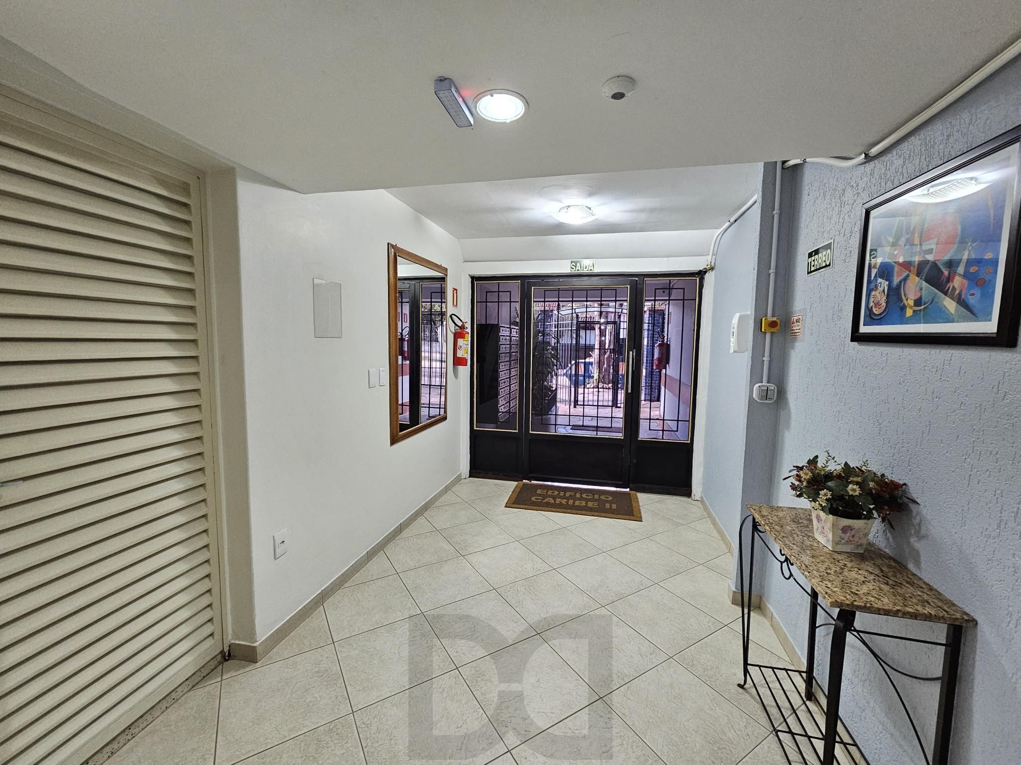 APARTAMENTO ENSOLARADO A POUCOS METROS DO PARQUE MARINHA E DO BEIRA RIO — foto 11