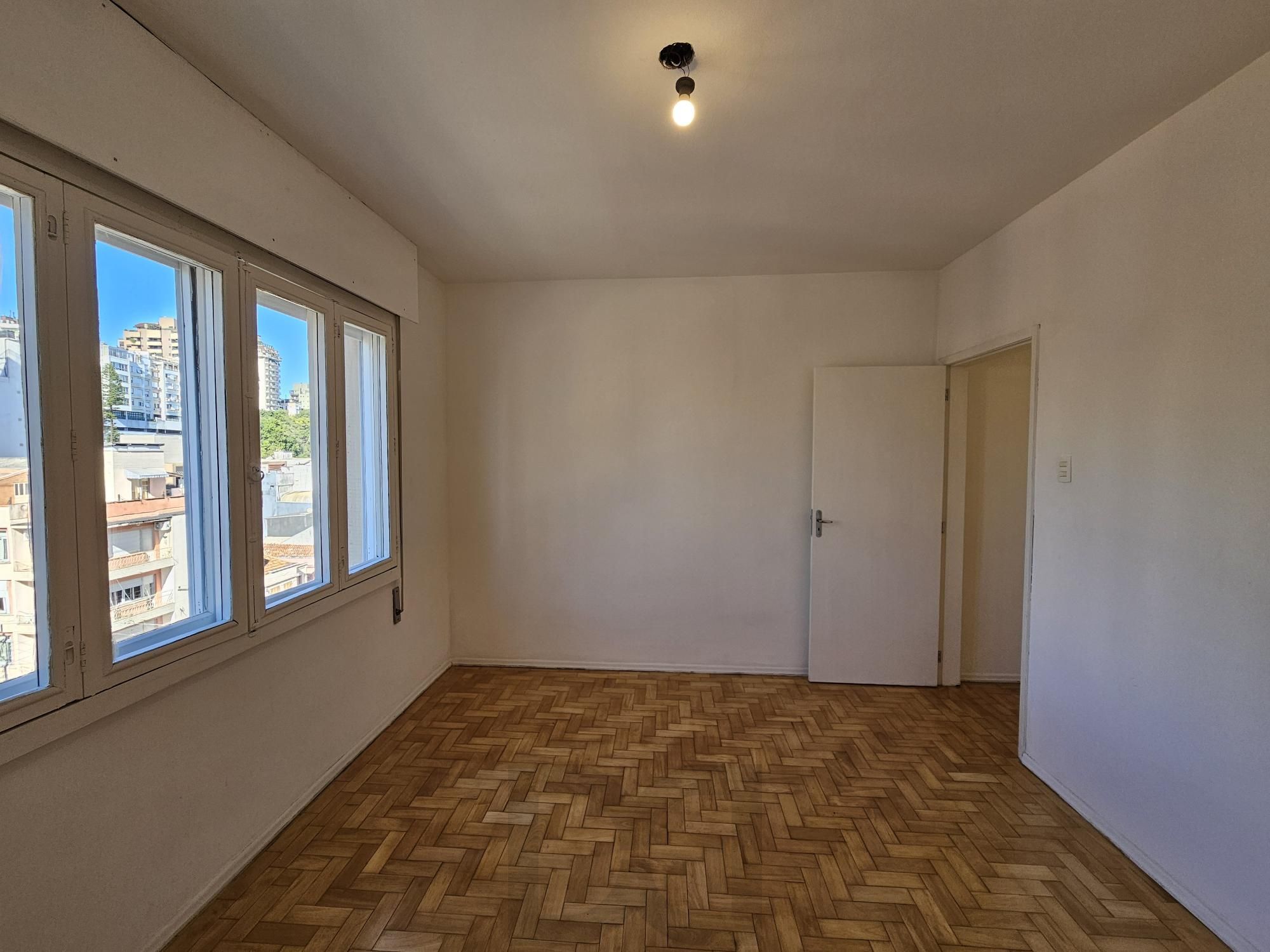 Apartamento 2 dormitórios com elevador na Cristóvão — foto 11