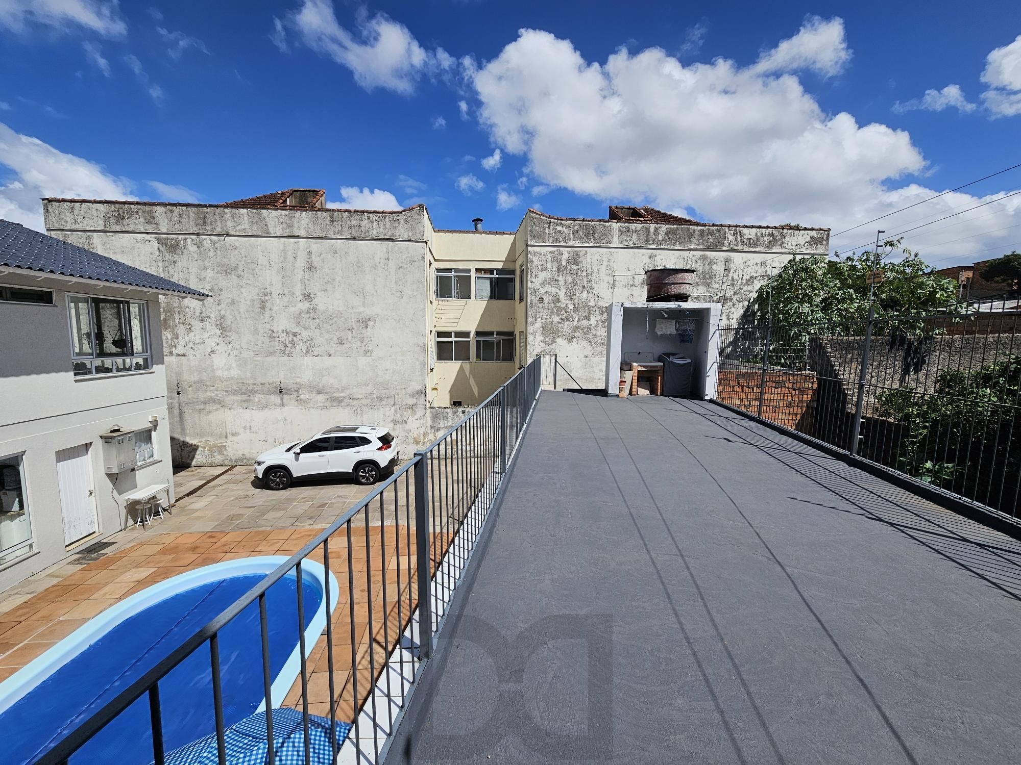 SOBRADO COM 3 SUÍTES + DORMITÓRIOS NO TÉRRREO | PISCINA | E MUITO MAIS — foto 38
